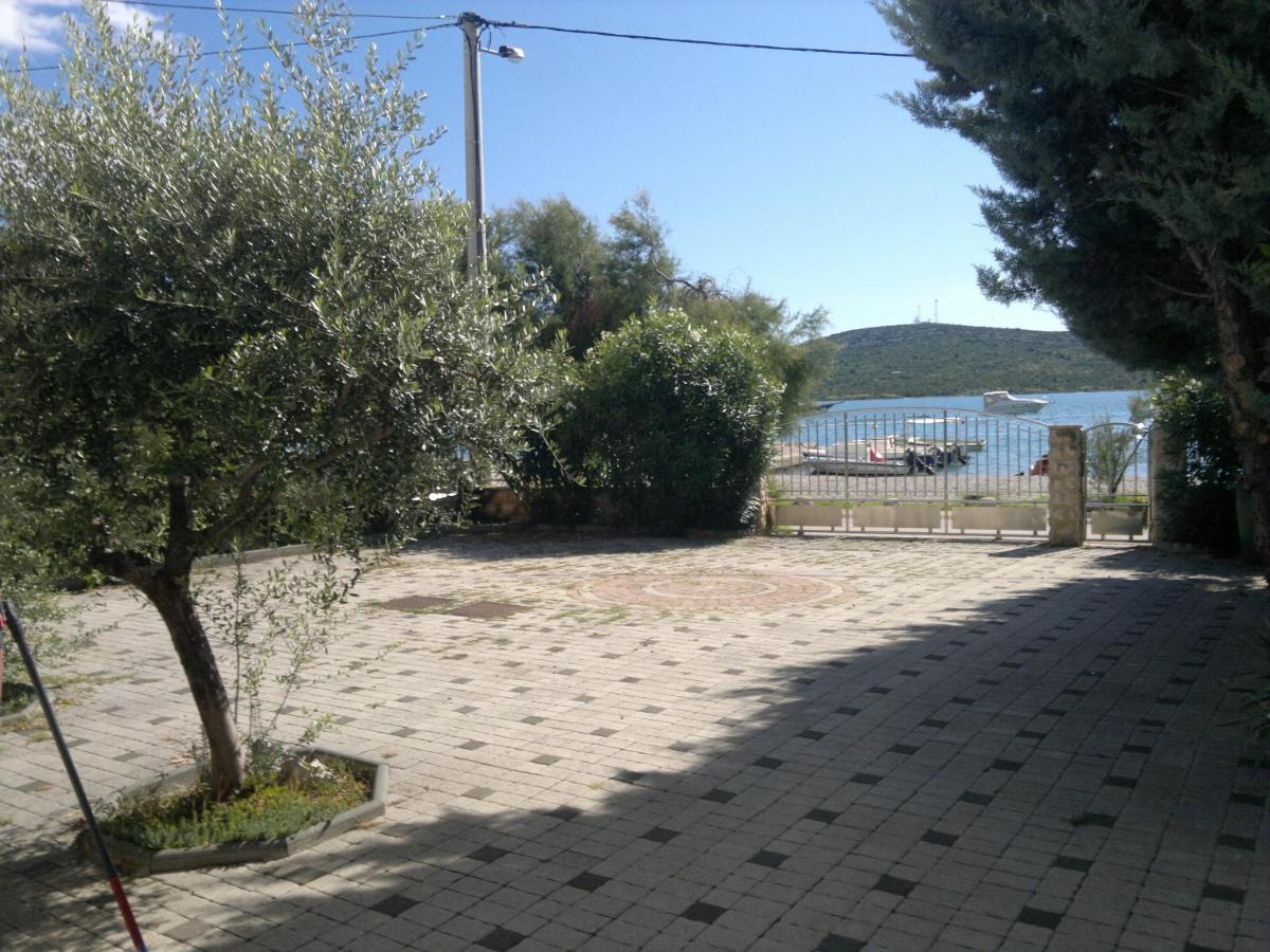 Villa Magica Pirovac Buitenkant foto